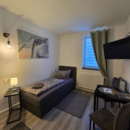 Airbnb, Moderne, Ruhige Und Helle Doppelzimmer, Naehe Magdeburg, A14 & A2 Dahlenwarsleben Exterior foto